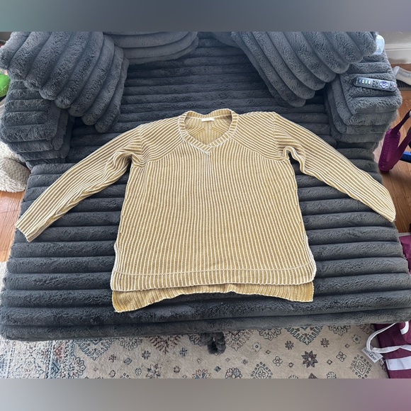 Sweater Top - Picture 2 of 3